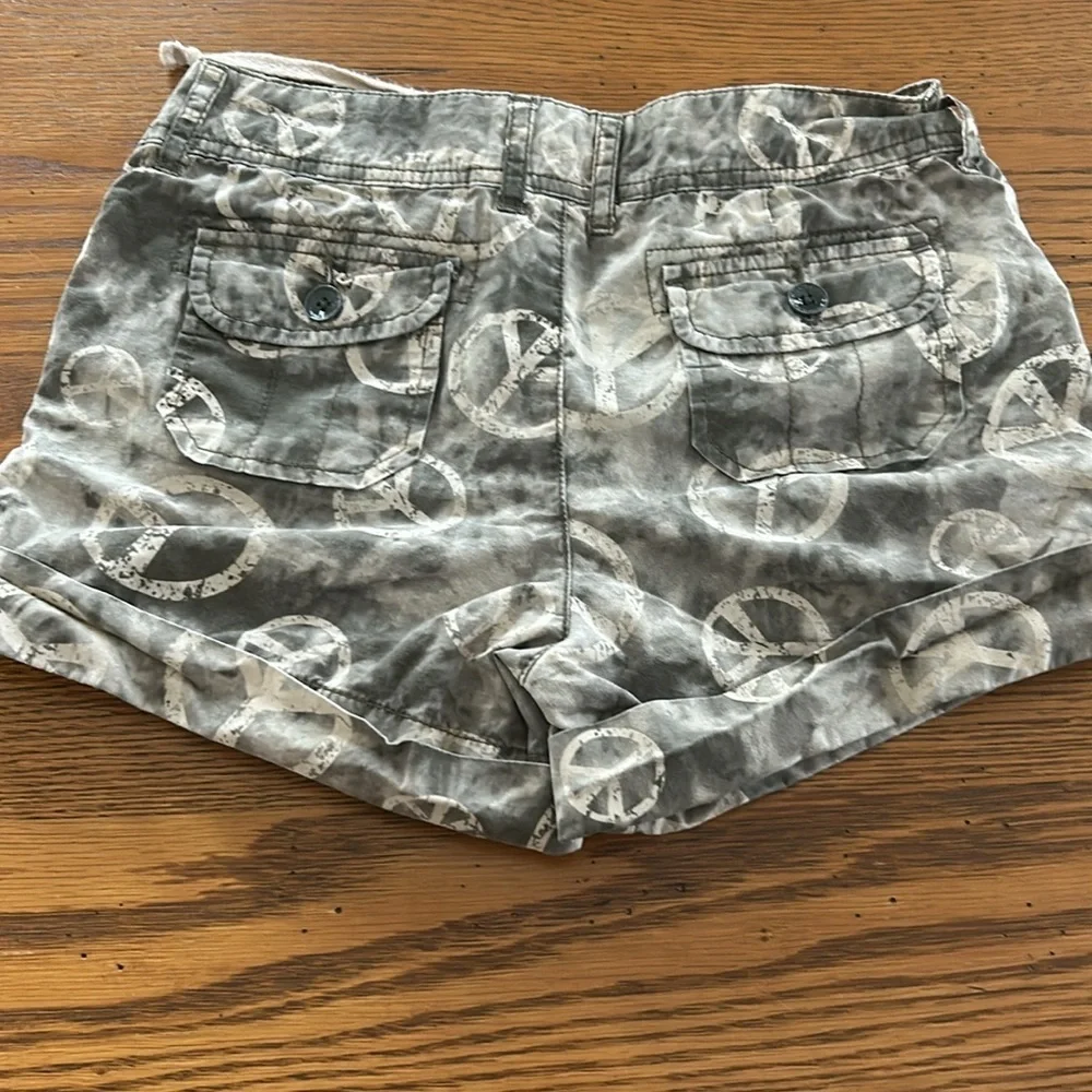Justice Shorts/6